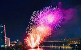 Wink Icon Hotel Danang Riverside - Luxury Suites - 24Hrs Stay & Rooftop Pool Bar